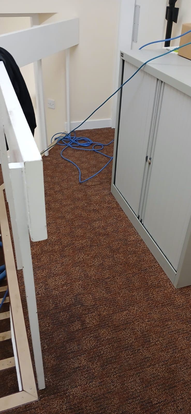 Stair runner colour returning under extraction